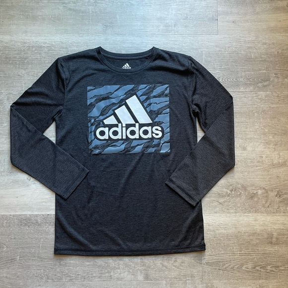 Adidas Boys Athletic tshirt size M (10-12)